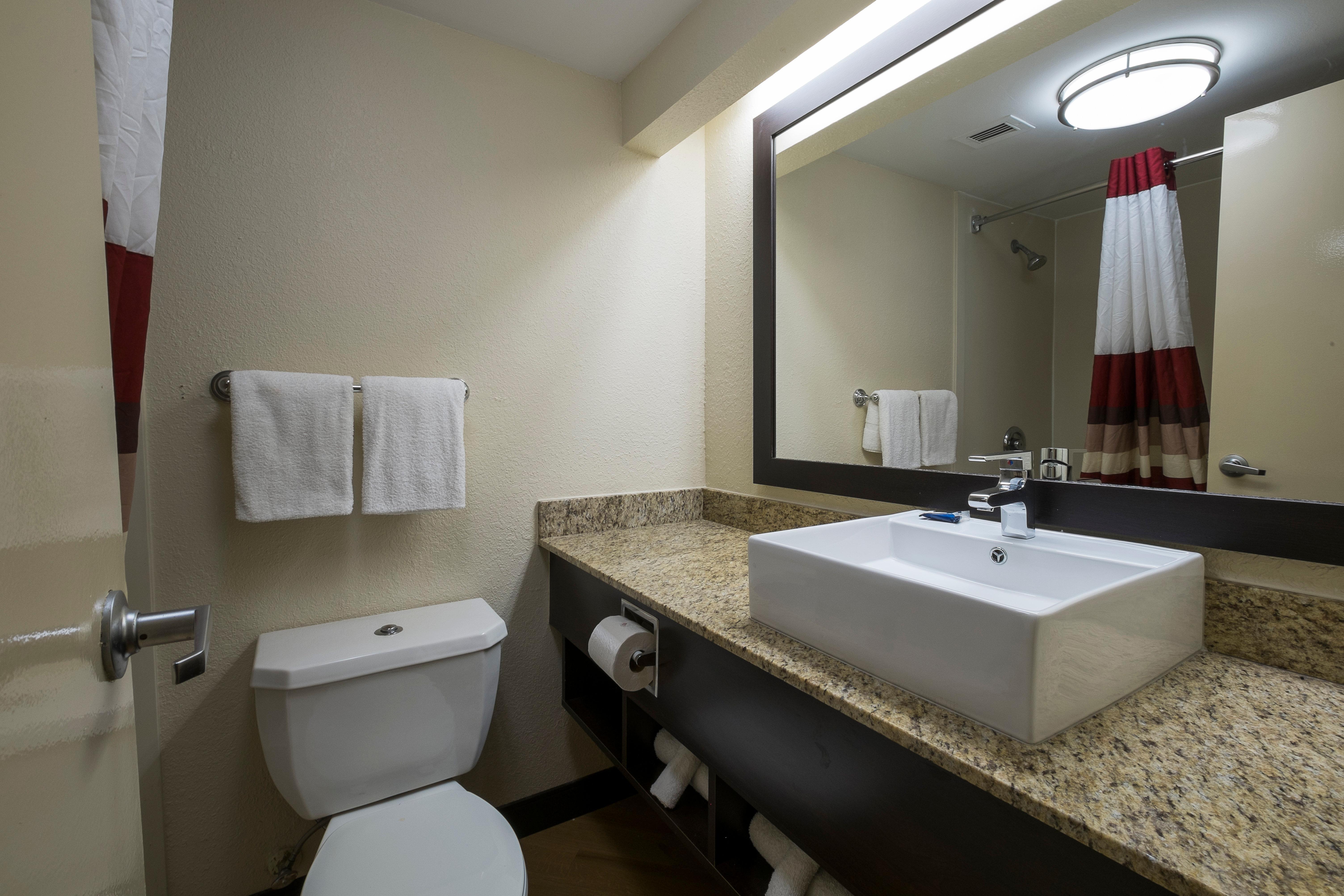 Red Roof Inn Plus+ Houston - Energy Corridor Bagian luar foto