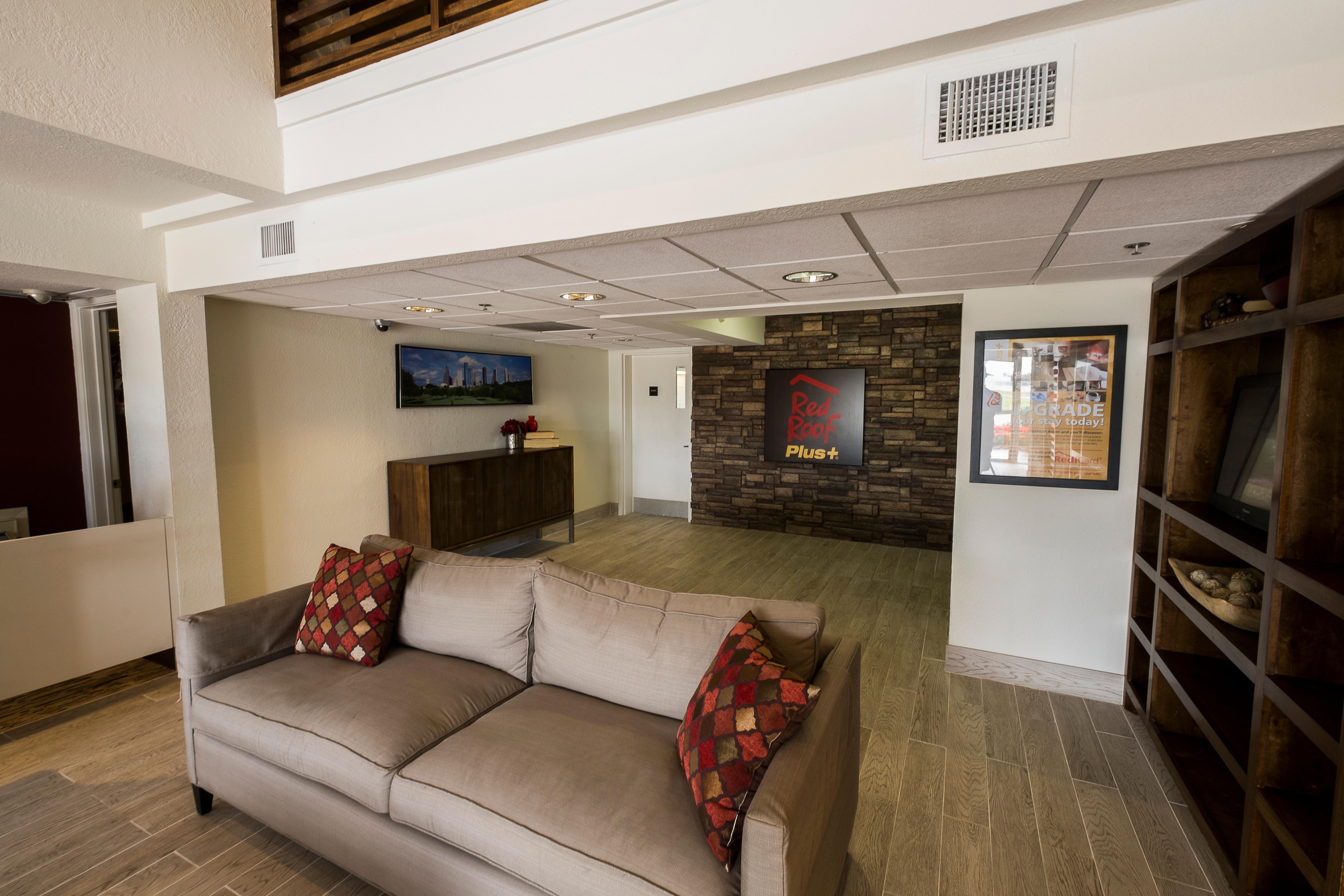 Red Roof Inn Plus+ Houston - Energy Corridor Bagian luar foto