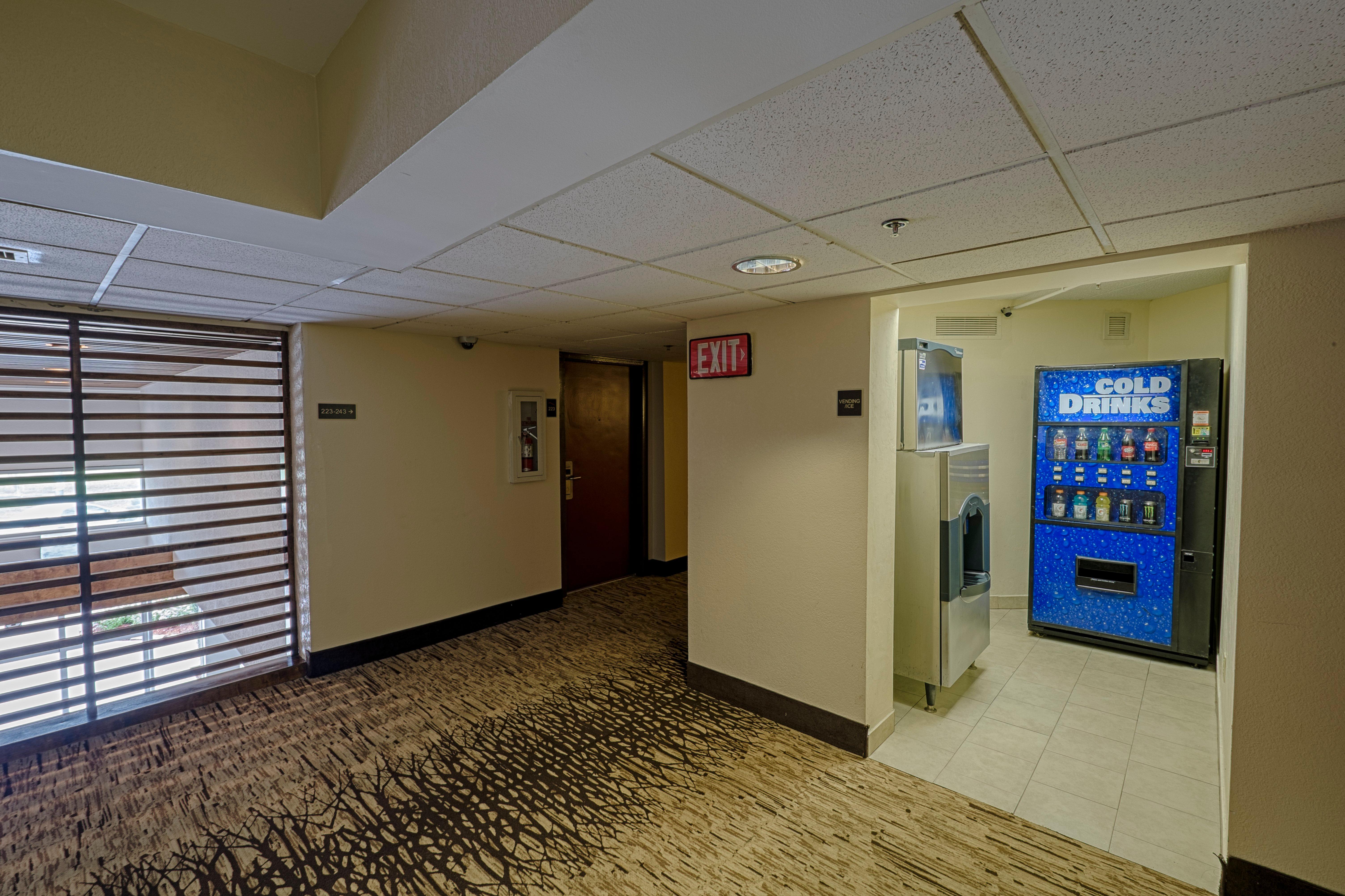 Red Roof Inn Plus+ Houston - Energy Corridor Bagian luar foto
