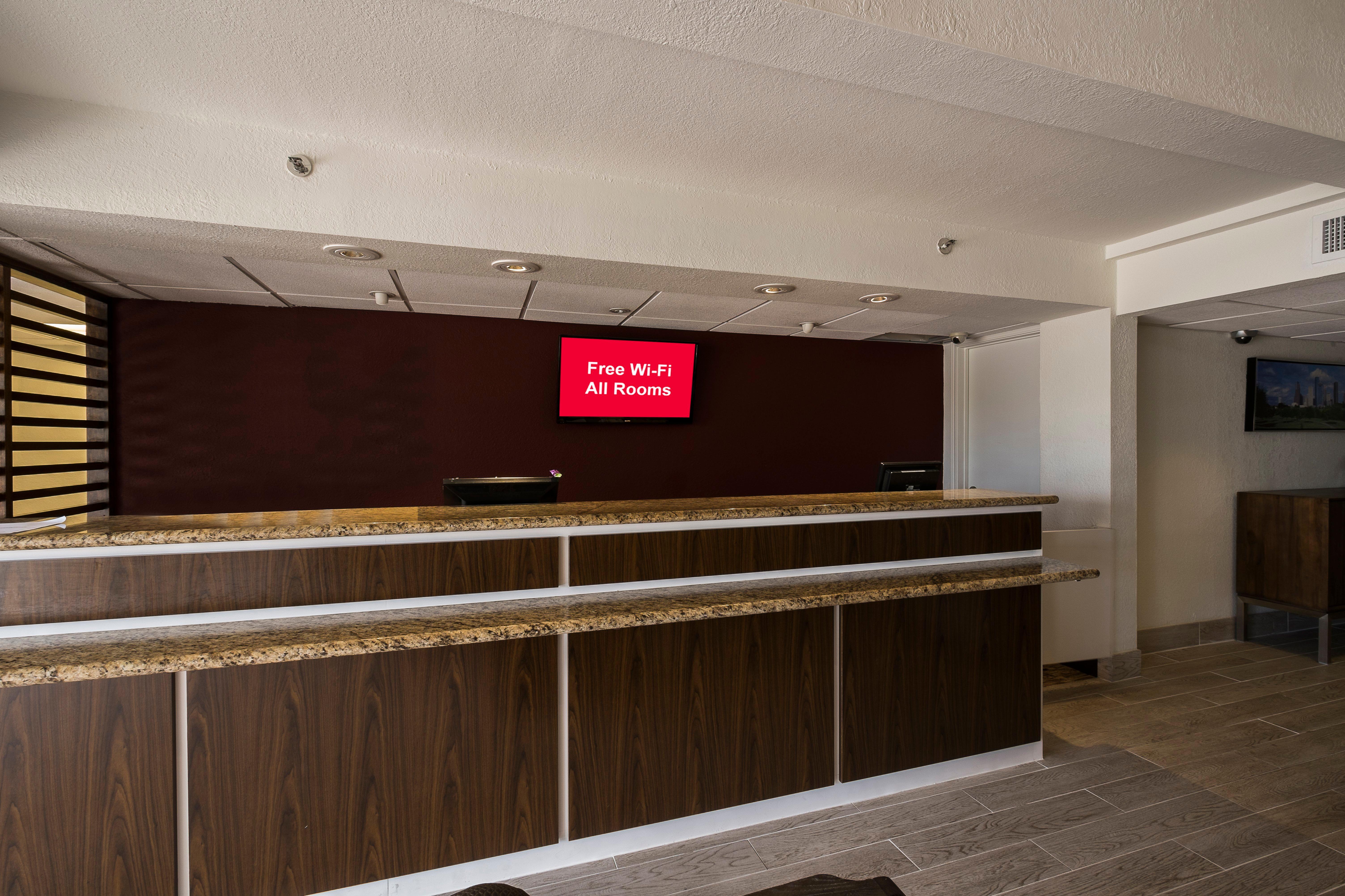 Red Roof Inn Plus+ Houston - Energy Corridor Bagian luar foto