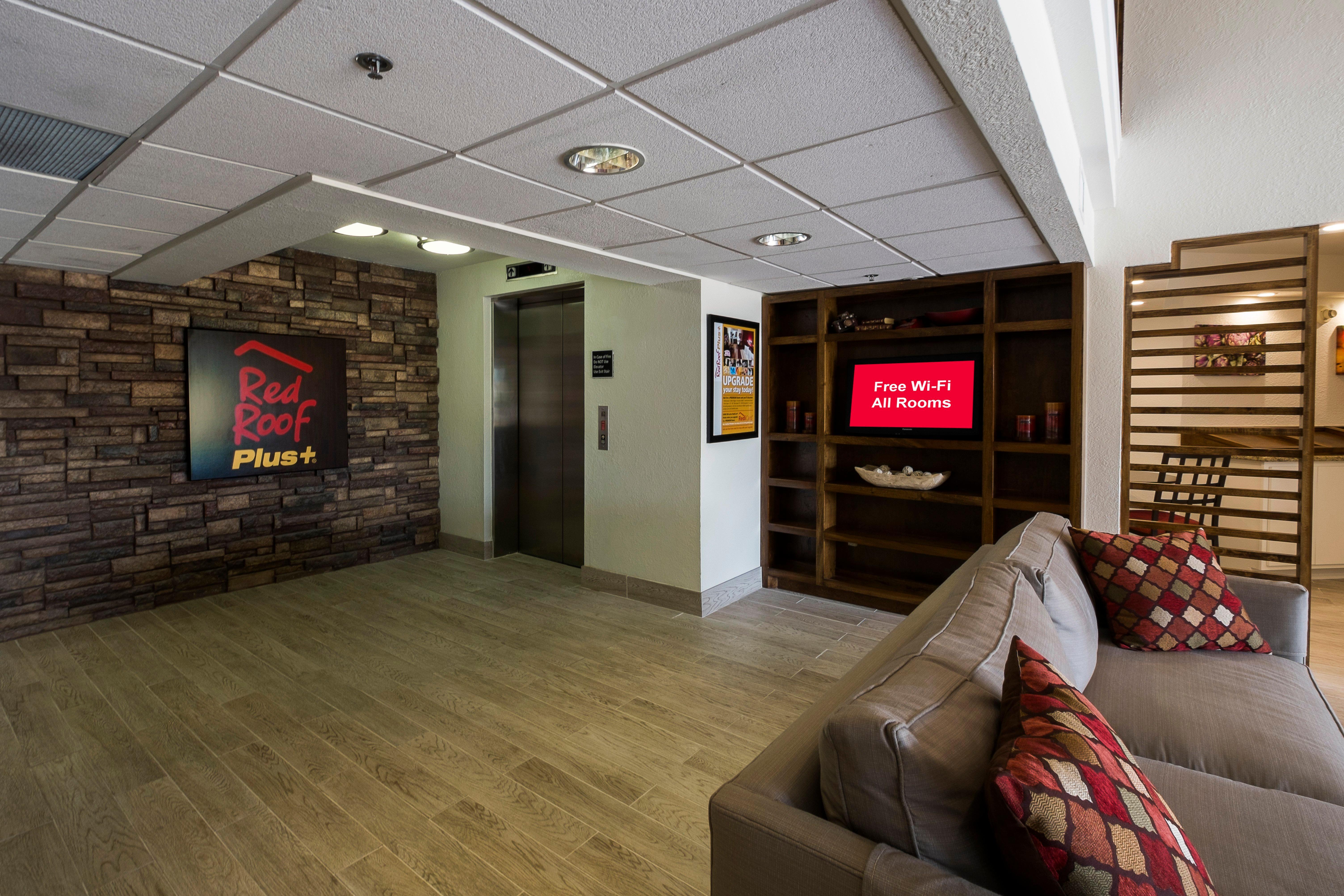 Red Roof Inn Plus+ Houston - Energy Corridor Bagian luar foto
