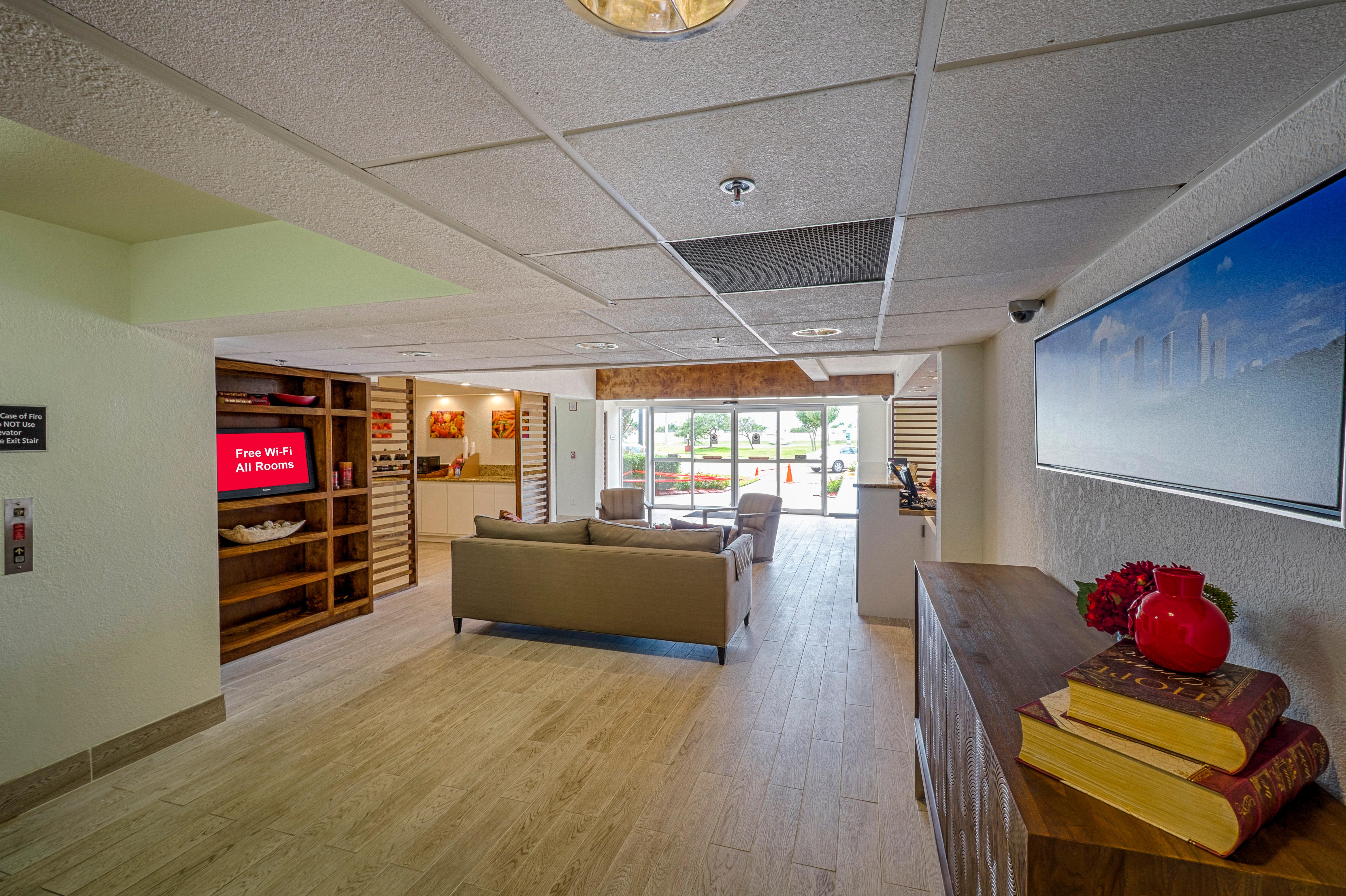 Red Roof Inn Plus+ Houston - Energy Corridor Bagian luar foto