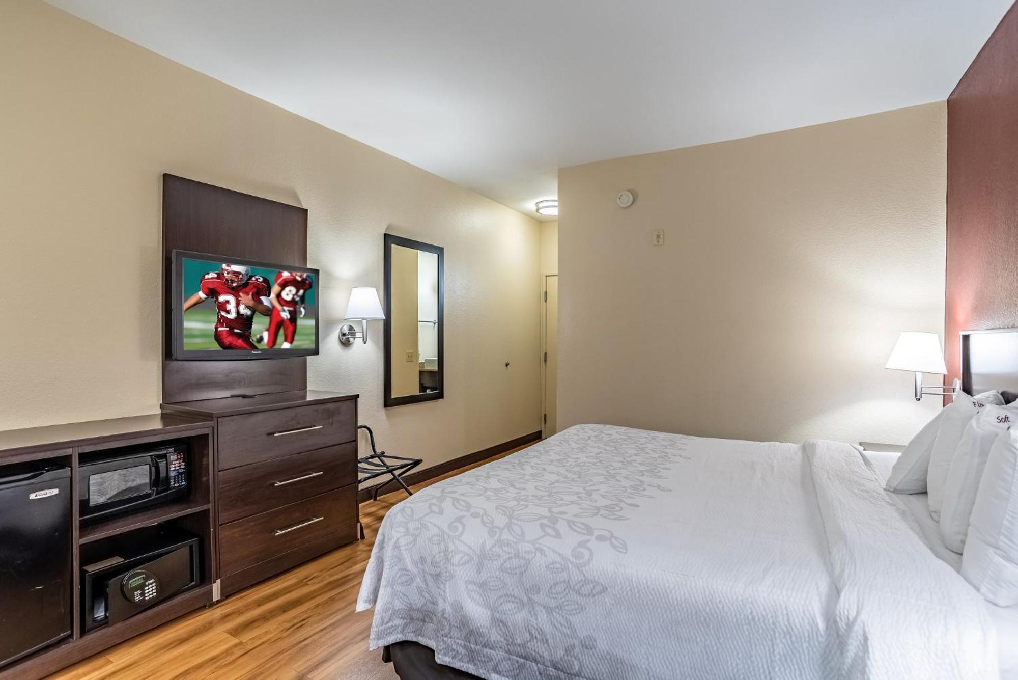 Red Roof Inn Plus+ Houston - Energy Corridor Bagian luar foto