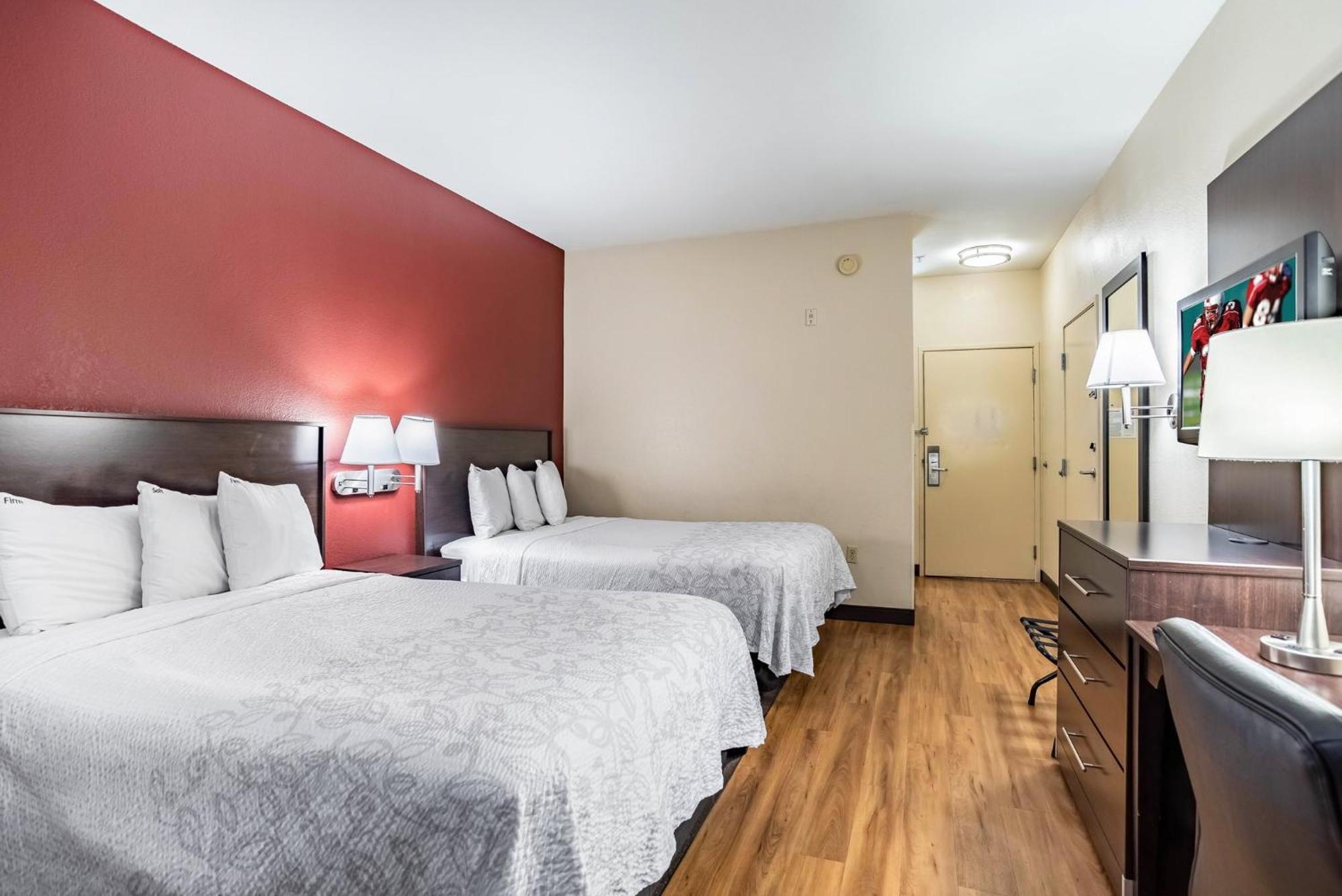 Red Roof Inn Plus+ Houston - Energy Corridor Bagian luar foto