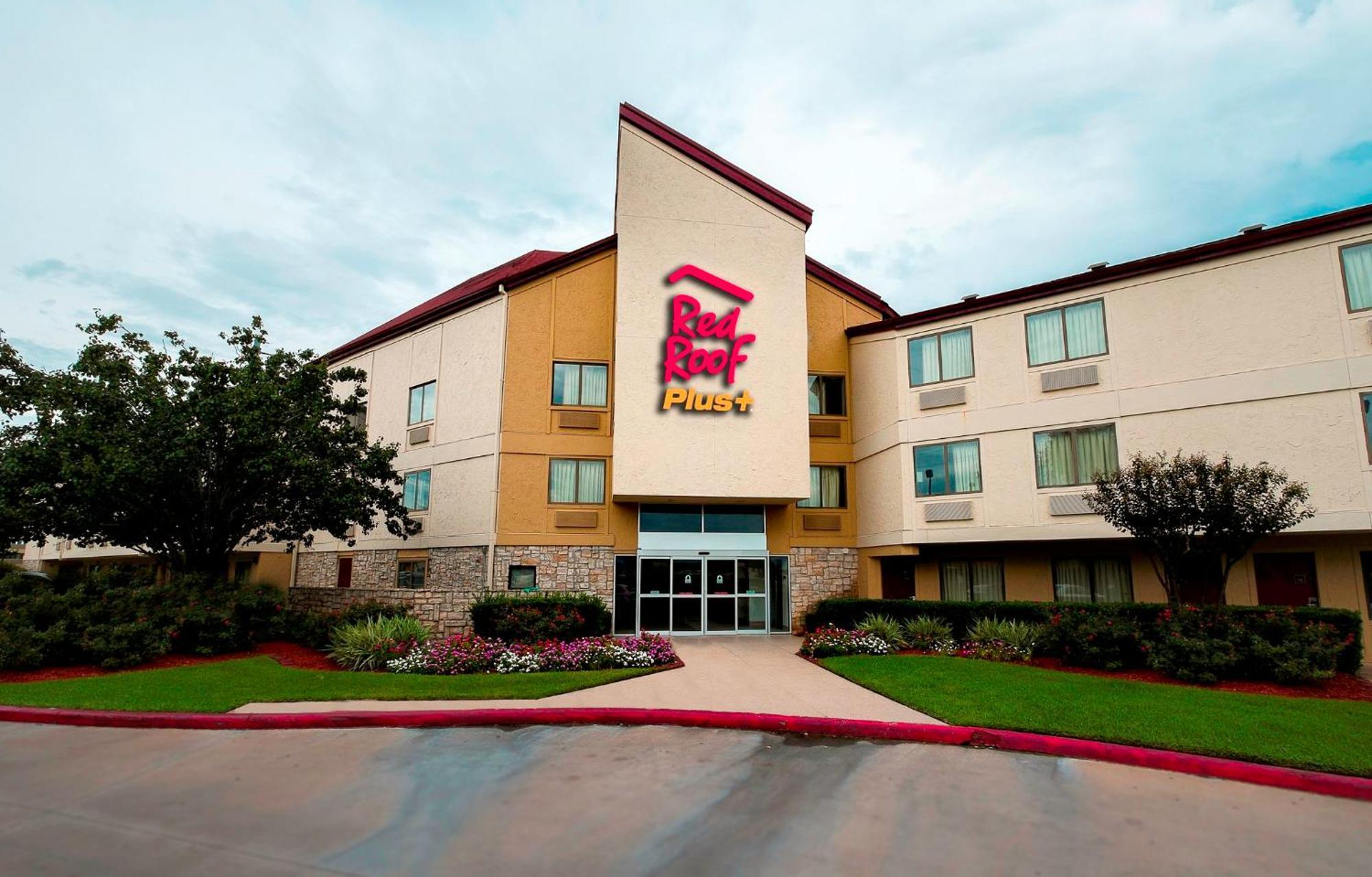 Red Roof Inn Plus+ Houston - Energy Corridor Bagian luar foto